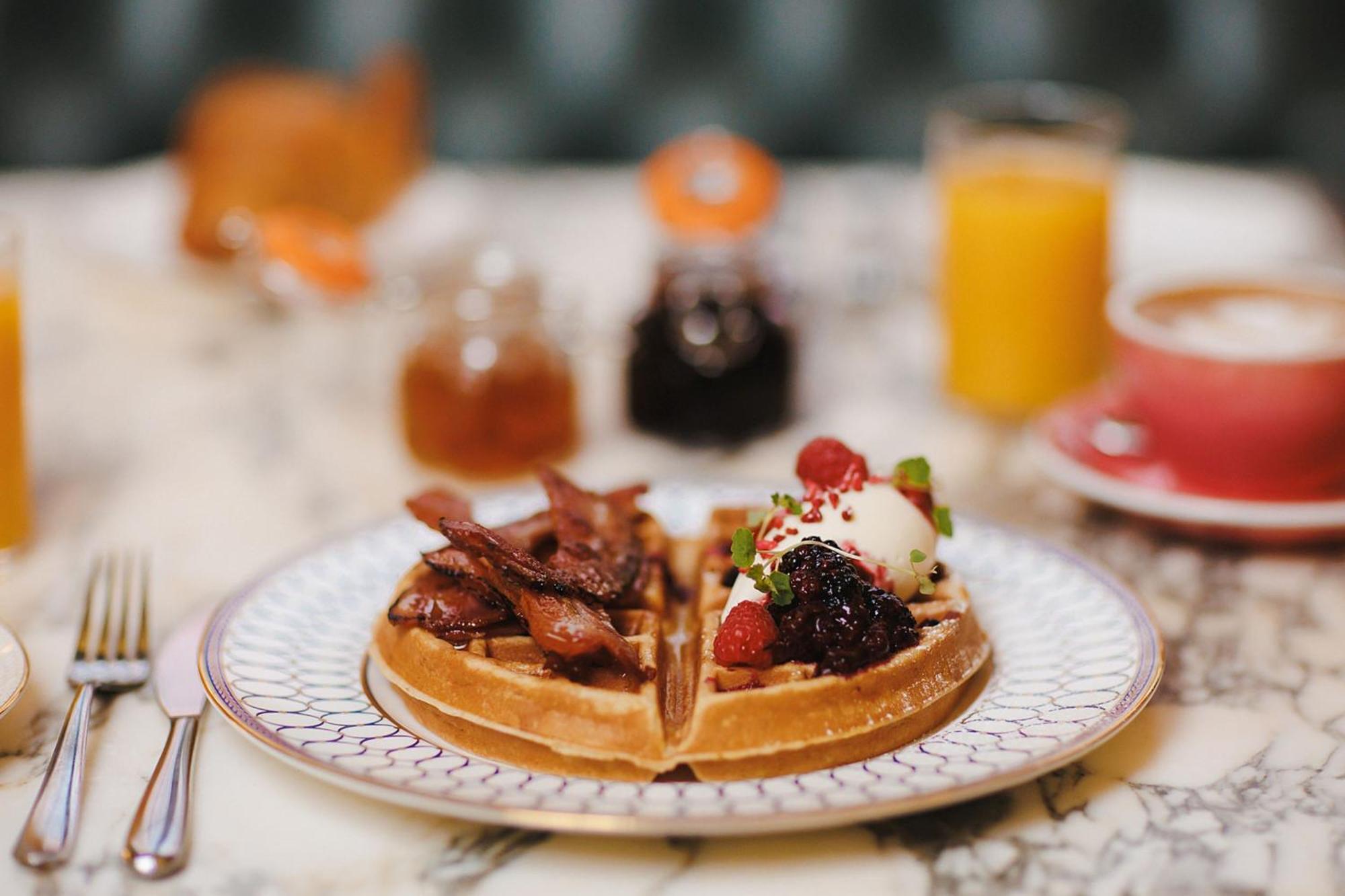 Stock Exchange Hotel, Manchester, Autograph Collection Ngoại thất bức ảnh A Belgian waffle