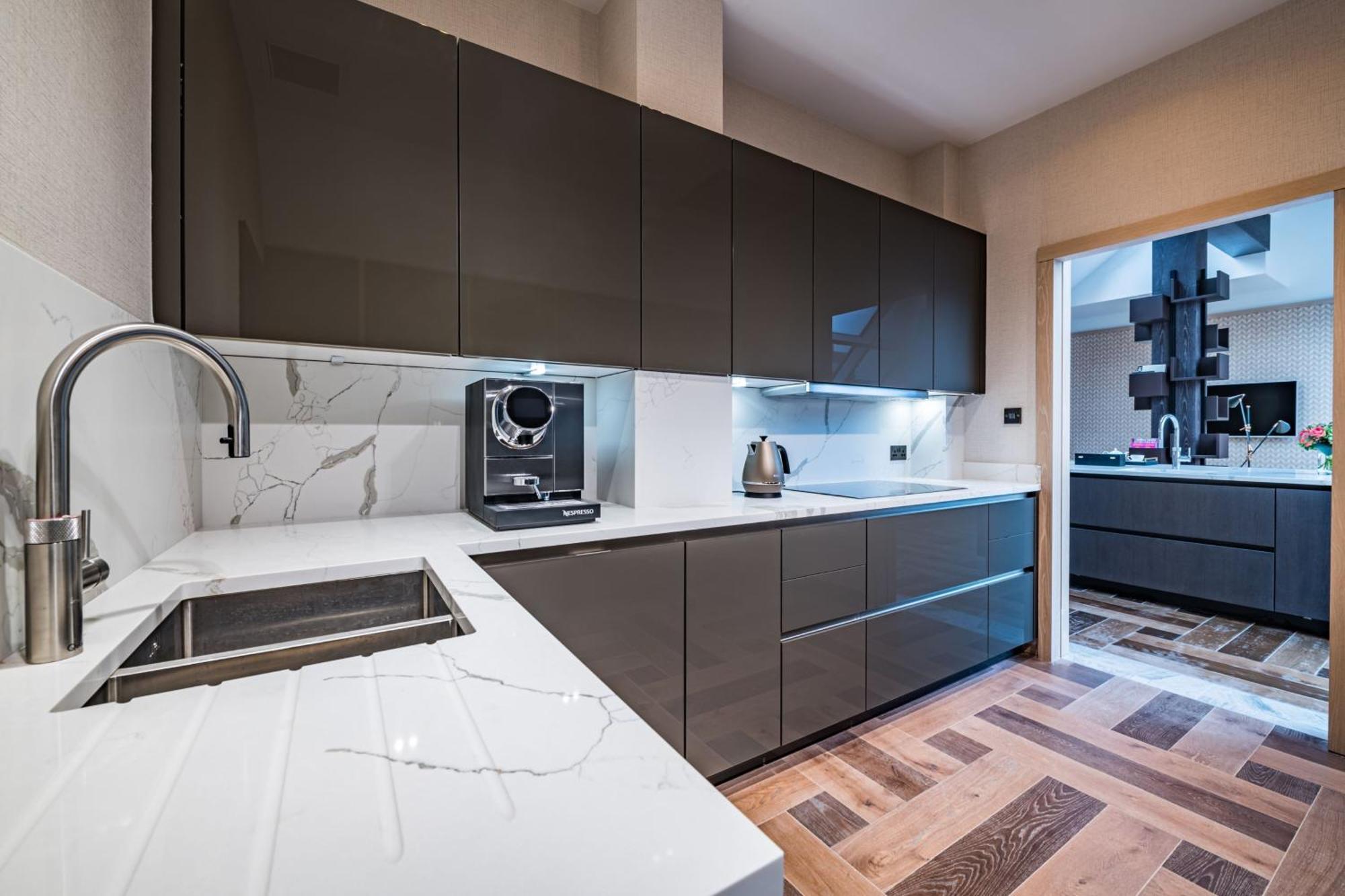 Stock Exchange Hotel, Manchester, Autograph Collection Ngoại thất bức ảnh A modern kitchen