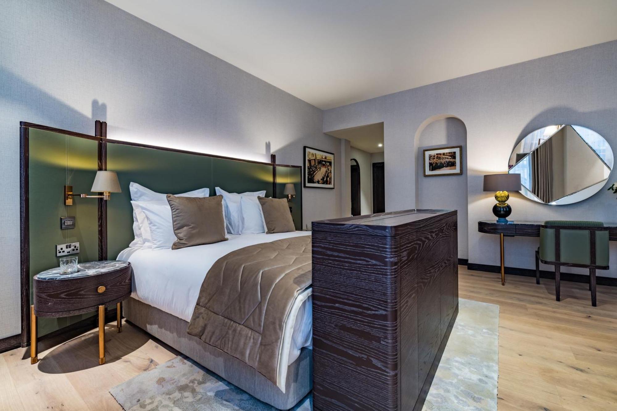Stock Exchange Hotel, Manchester, Autograph Collection Ngoại thất bức ảnh A bedroom at The Ivy Collection