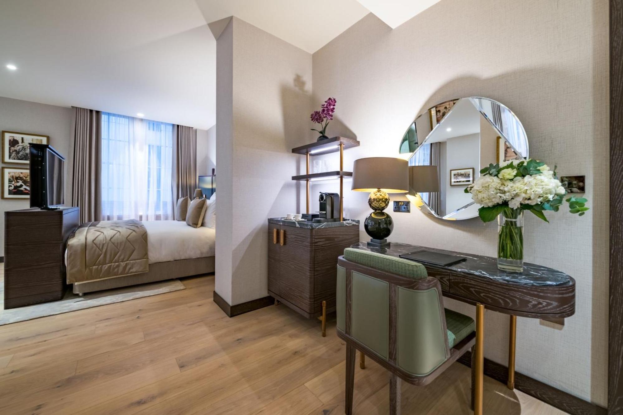Stock Exchange Hotel, Manchester, Autograph Collection Ngoại thất bức ảnh A bedroom at The Ivy Collection