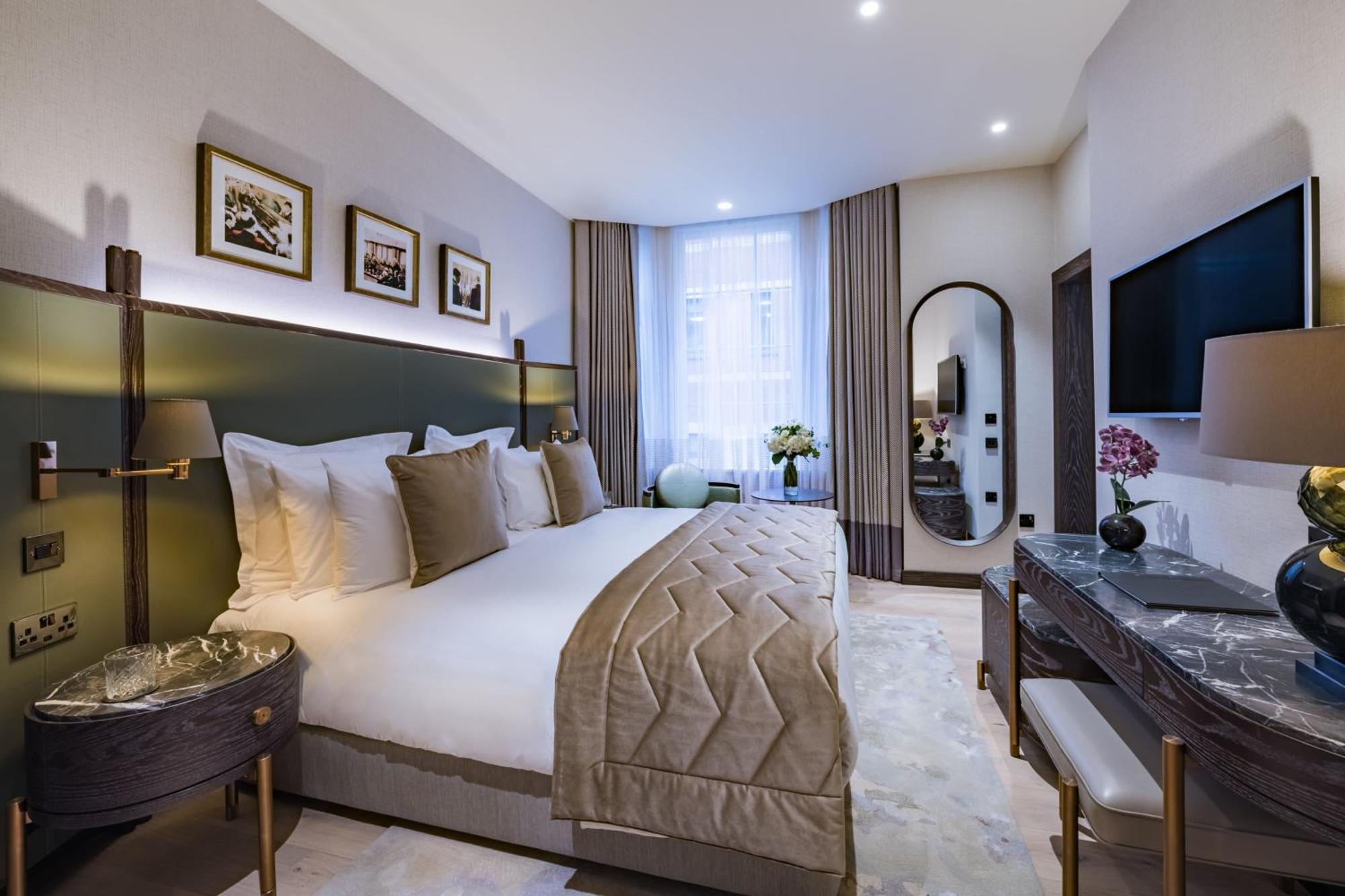 Stock Exchange Hotel, Manchester, Autograph Collection Ngoại thất bức ảnh A bedroom at The Guardsman